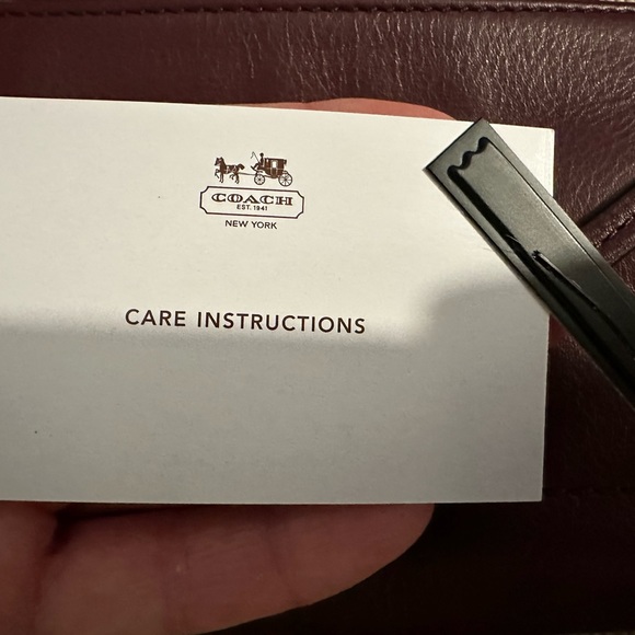 Coach classic leather wristlet purse in Boudreaux - Picture 5 of 9